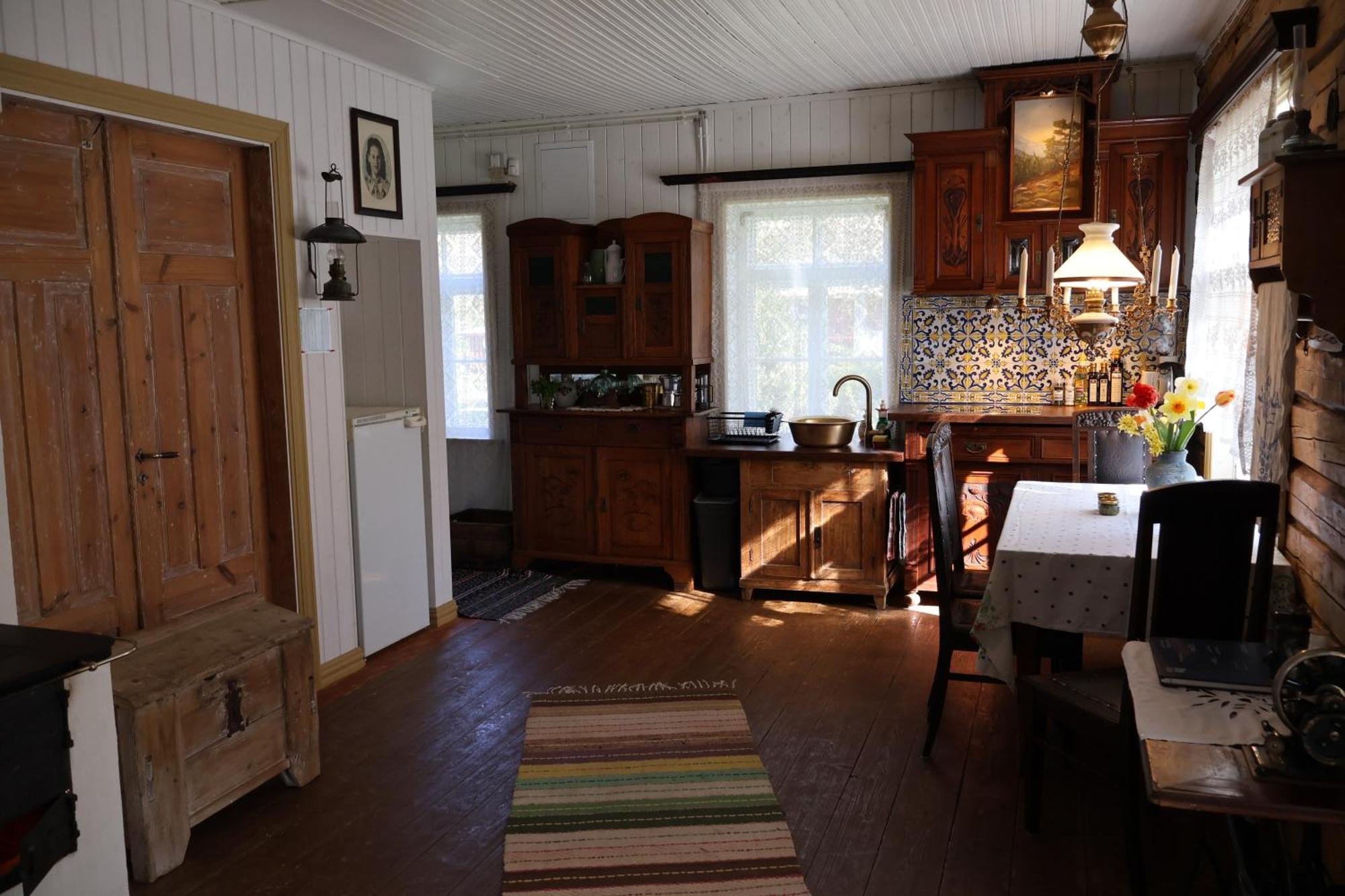 Leesi Kuelalistemaja Exterior foto